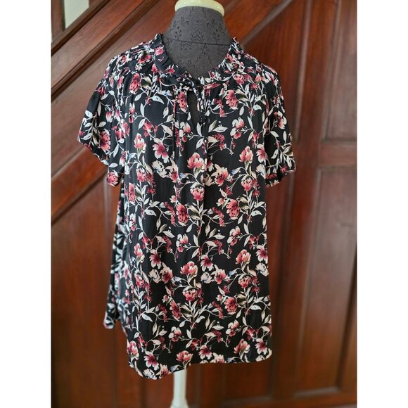 Lane Bryant Womens Black Floral Short Sleeve Blouse Ruffle Neckline Size 18/20 - Picture 1 of 8